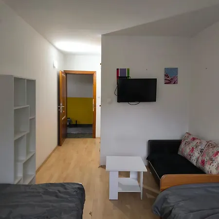 Hideout * Travnik